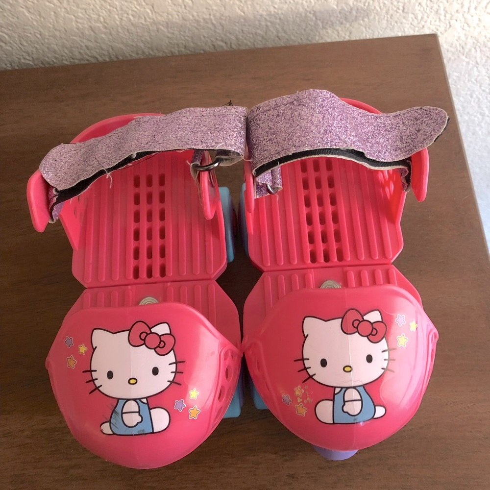 Hello kitty roller skates kids size